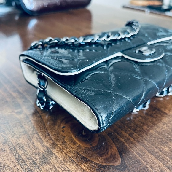 SOLD! Chanel Classic Quilted Patent Leather Wallet on chain, black - Picture 12 of 17